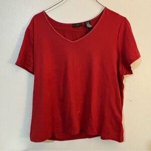 Apostrophe Women’s Red V-Neck Short Sleeve Tee